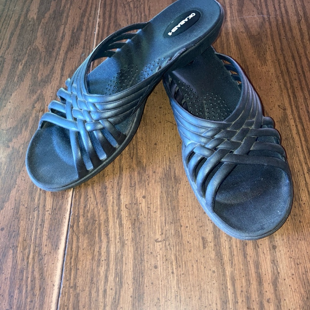 Obakashi Venice Women's Black slip on flat heel sandals size M 6.5–7.5